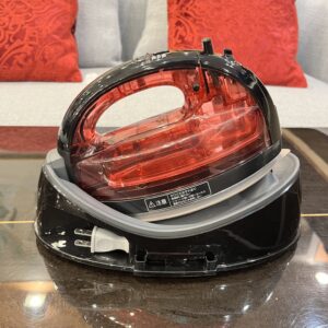 コードレススチームアイロン　カルル　NI-WL403　2017年製