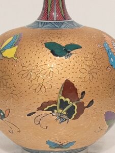 壺 彫金花瓶 金襴飾壺 花瓶 蝶