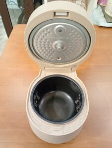 3合炊き マイコン炊飯器 RC-MGA30-C 2023年 IRIS OHYAMA ライトモカ 低温調理可能 一人暮らし向け