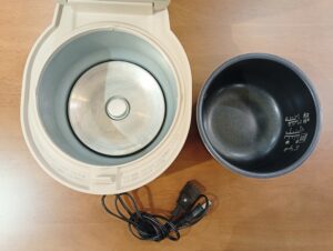 3合炊き マイコン炊飯器 RC-MGA30-C 2023年 IRIS OHYAMA ライトモカ 低温調理可能 一人暮らし向け