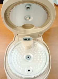 3合炊き マイコン炊飯器 RC-MGA30-C 2023年 IRIS OHYAMA ライトモカ 低温調理可能 一人暮らし向け