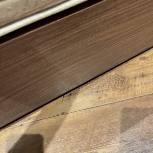 ダブルベッド　収納・コンセント付