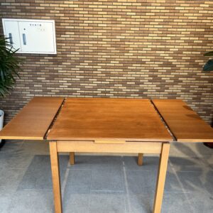 デンマーク製　伸長式ダイニングテーブル