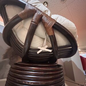 ラタン パパサンチェア 回転式直径８0cmアイボリー系クッション