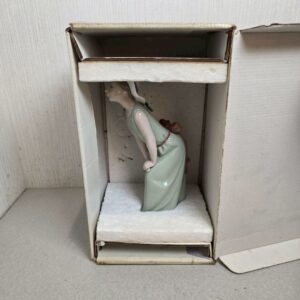 【美品】 少女 05009 陶磁器