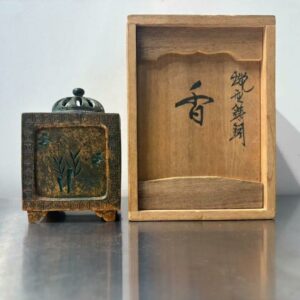 宝玉造　鋳銅　竹鳥紋　角香炉　銅製香合　香炉　香立て