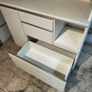 美品　キッチンボード　「アルミナ2」