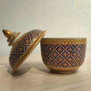 【最高級磁器】タイ伝統工芸 ベンジャロン焼 蓋物 飾り壺　ト・ベンジャロン