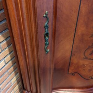 イタリア製　クラシック コーナーキャビネット 象嵌細工