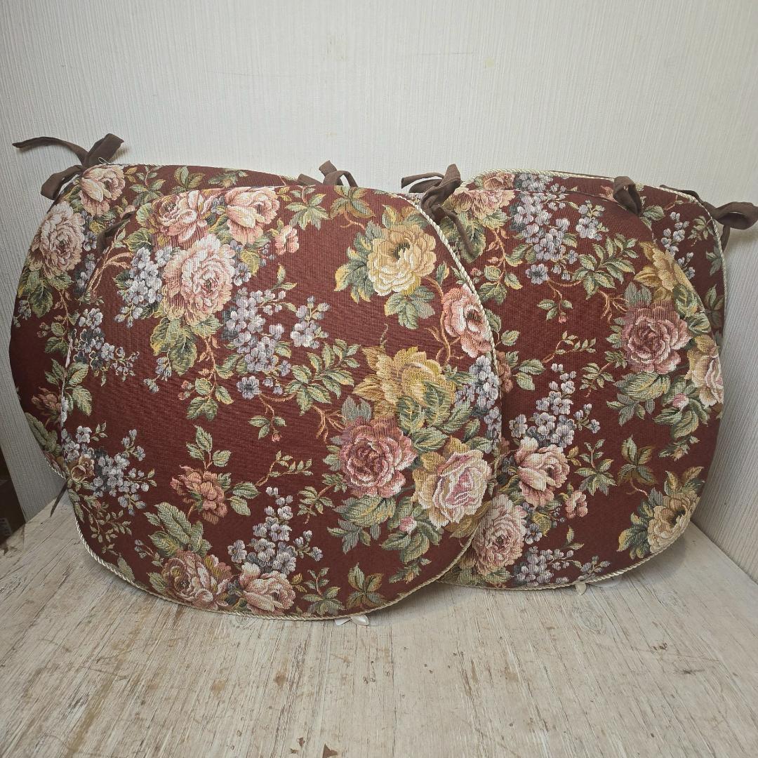 【4個セット】 新品 バテイ クッション 赤